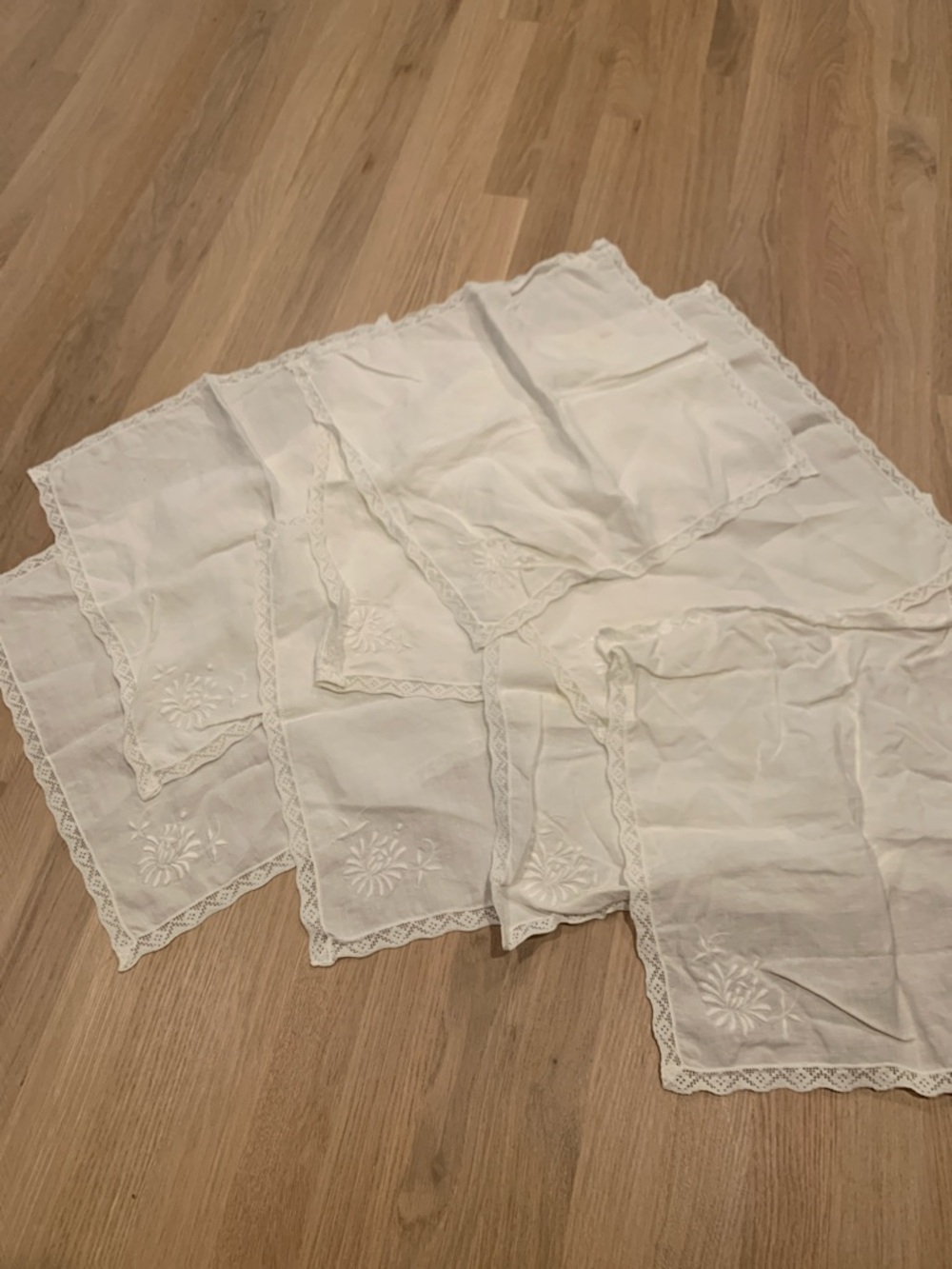 Set of 8 White Embroidered Napkins Set